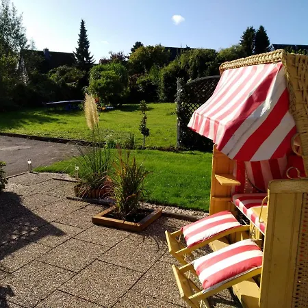 Fewo Duenengras Mit Terrasse Und Strandkorb Lübeck Buitenkant foto