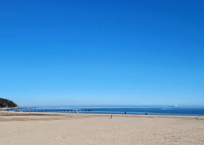 Gemütliche FEWO mit Terrasse und Strandkorb